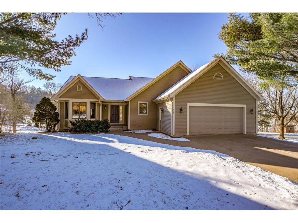 1612 Golf View Drive River Falls WI 54022 6652836 image1