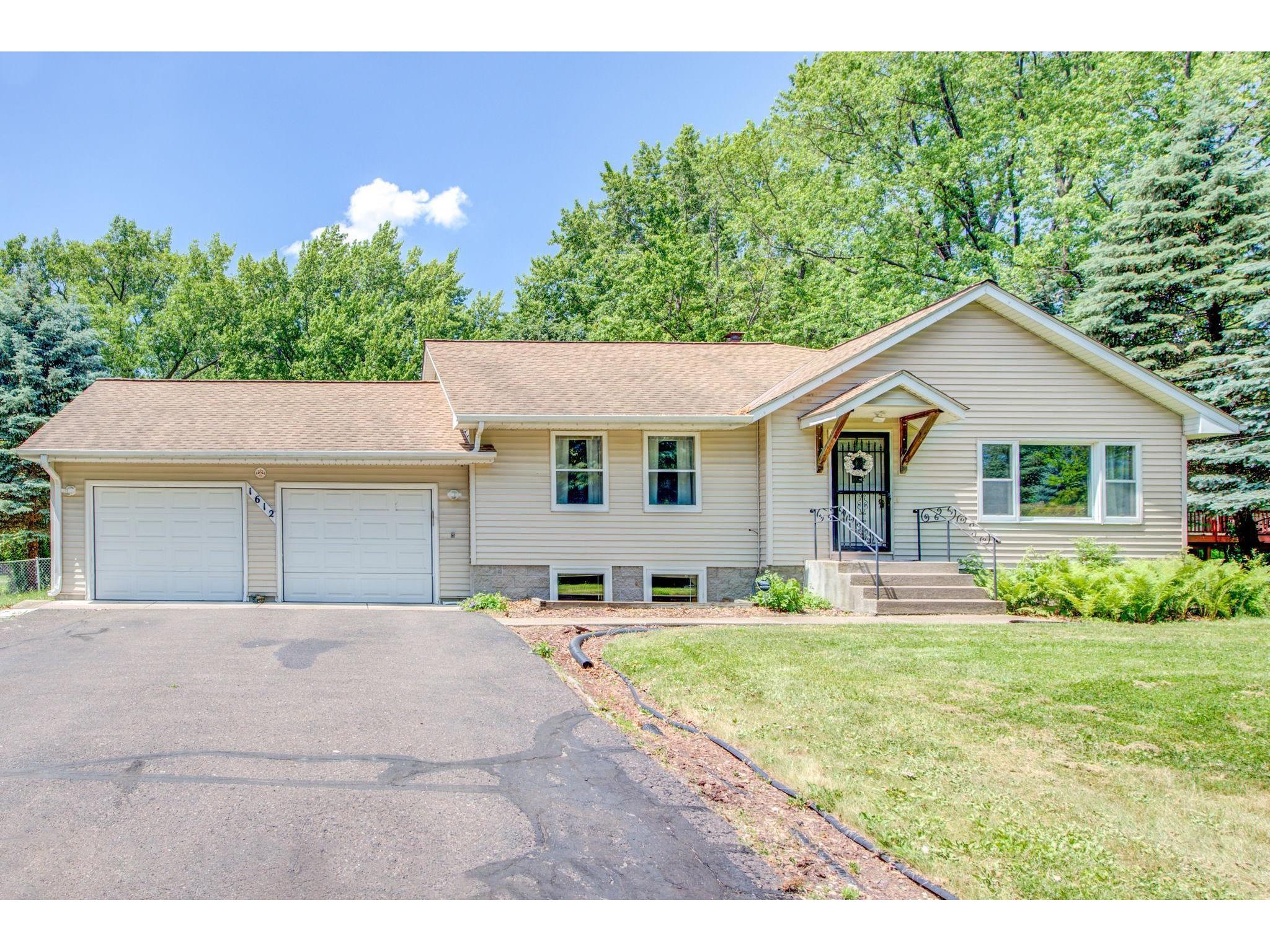 1612 Goodview Avenue N, Oakdale, MN 55128 MLS 6002490 Edina Realty