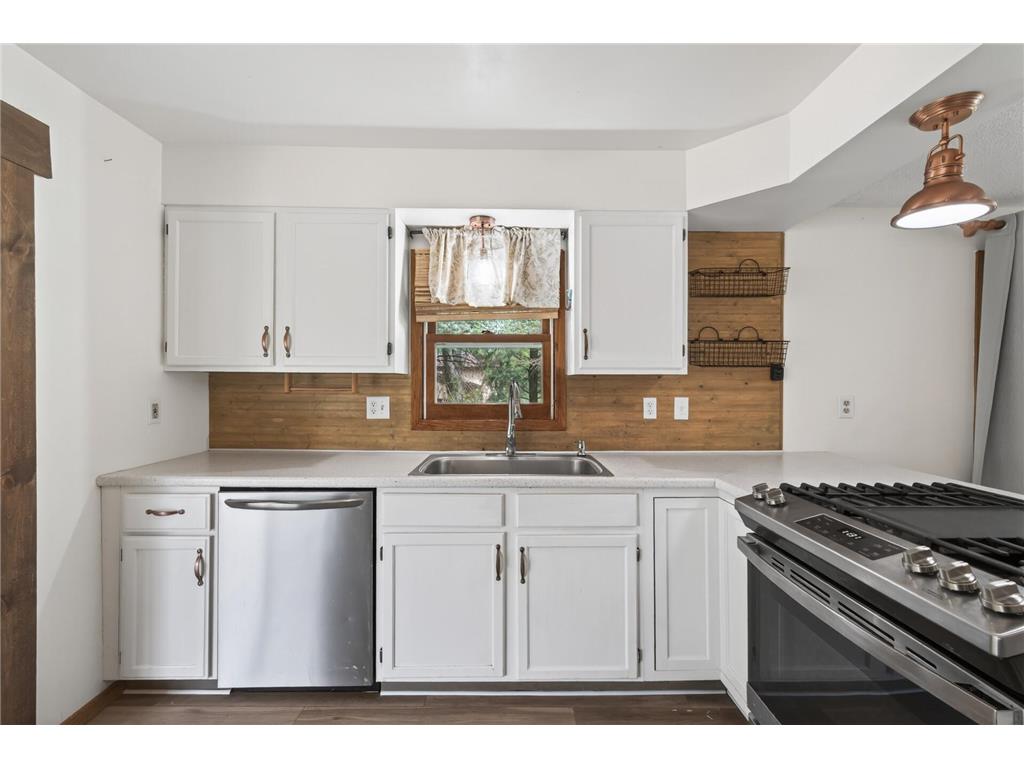 1612 Goodview Avenue N Oakdale MN 55128 7069791 image10