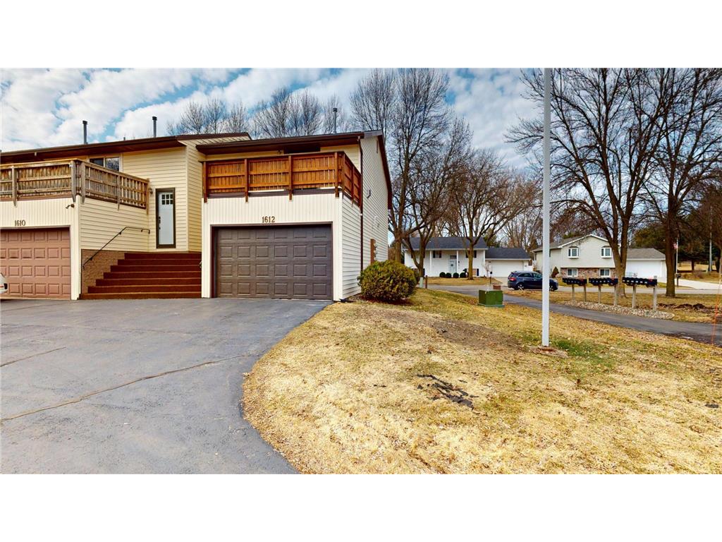 1612 Hale Drive Albert Lea MN 56007 7035010 image1
