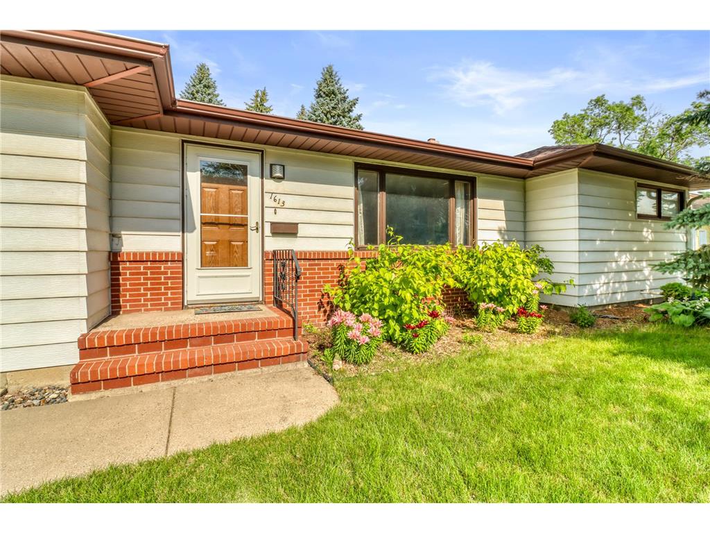 1613 16th Street S Moorhead MN 56560 7109043 image3