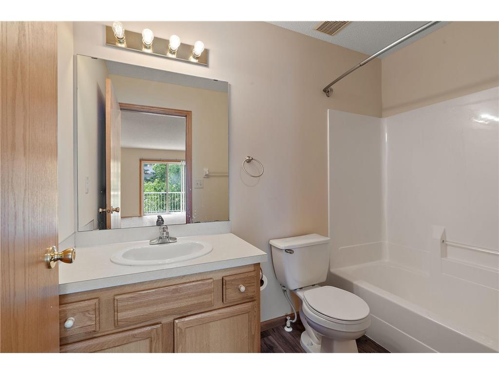 1613 County Road D E #L Maplewood MN 55109 7030900 image10