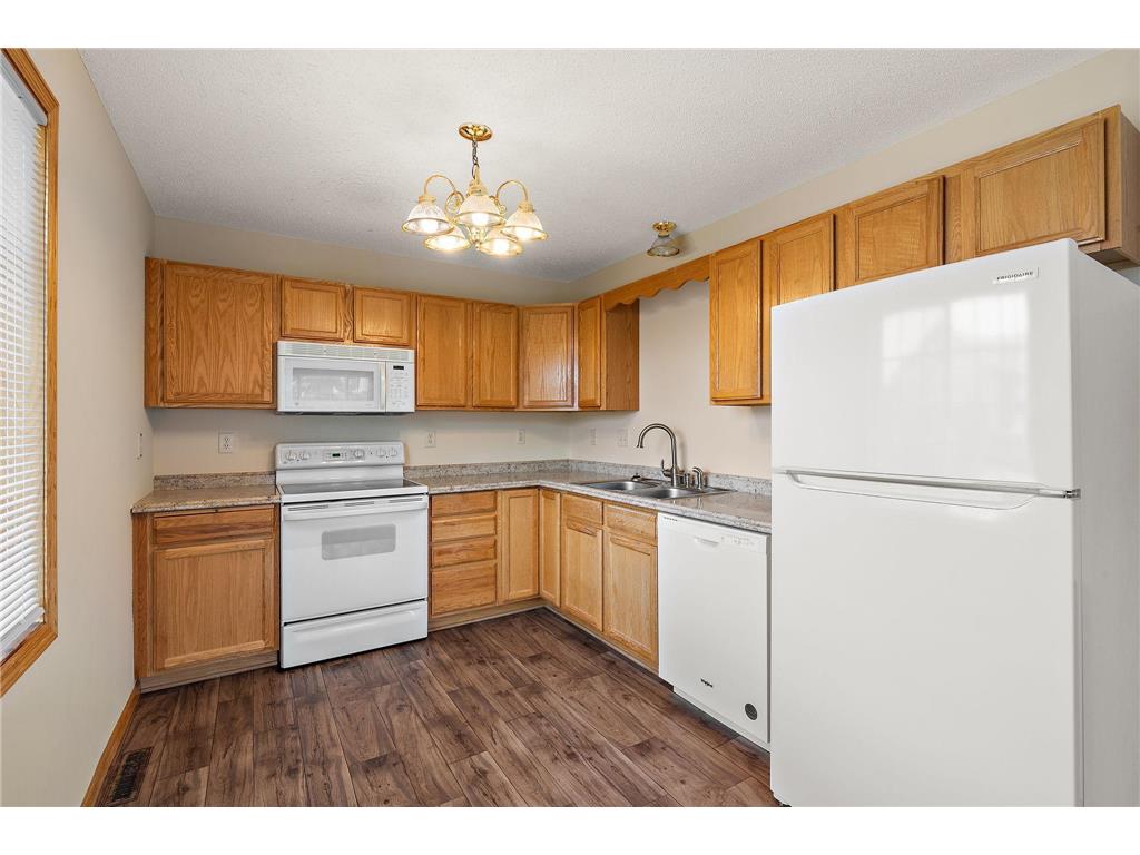 1613 County Road D E #L Maplewood MN 55109 7030900 image3