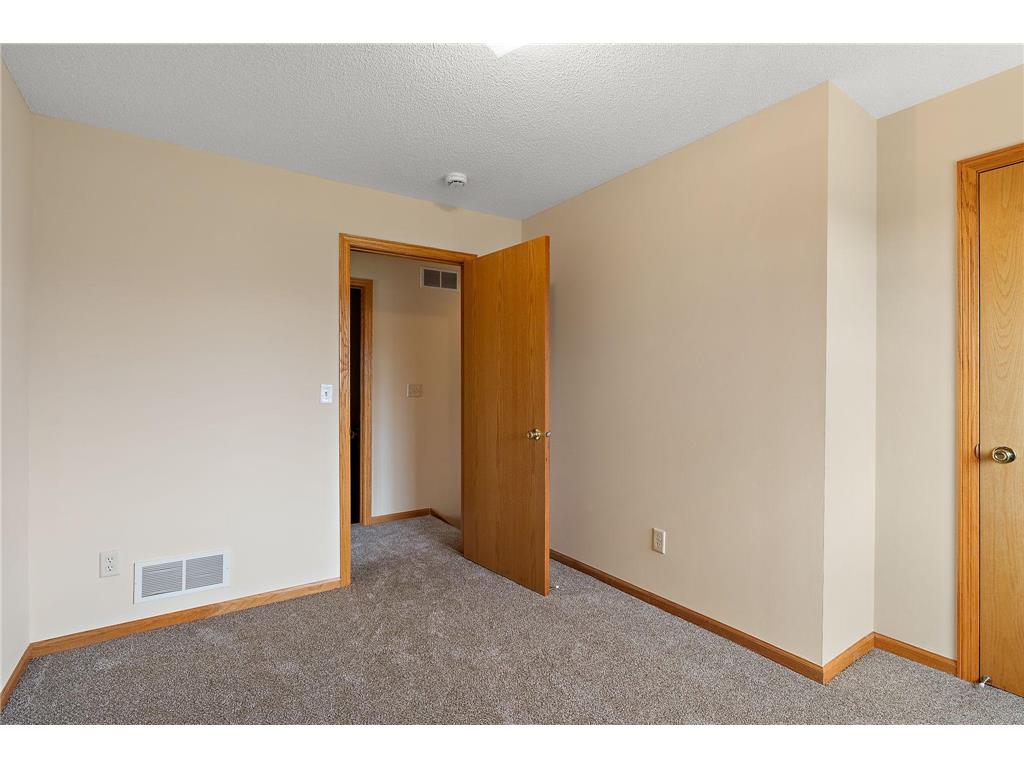 1613 County Road D E #L Maplewood MN 55109 7030900 image7