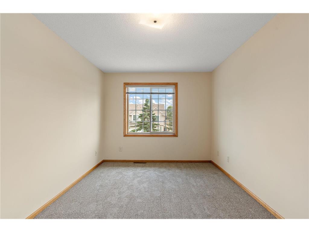 1613 County Road D E #L Maplewood MN 55109 7030900 image8