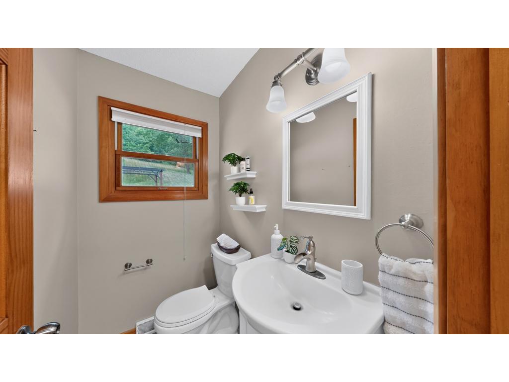 1613 Gilmore Valley Road Winona MN 55987 7058423 image32
