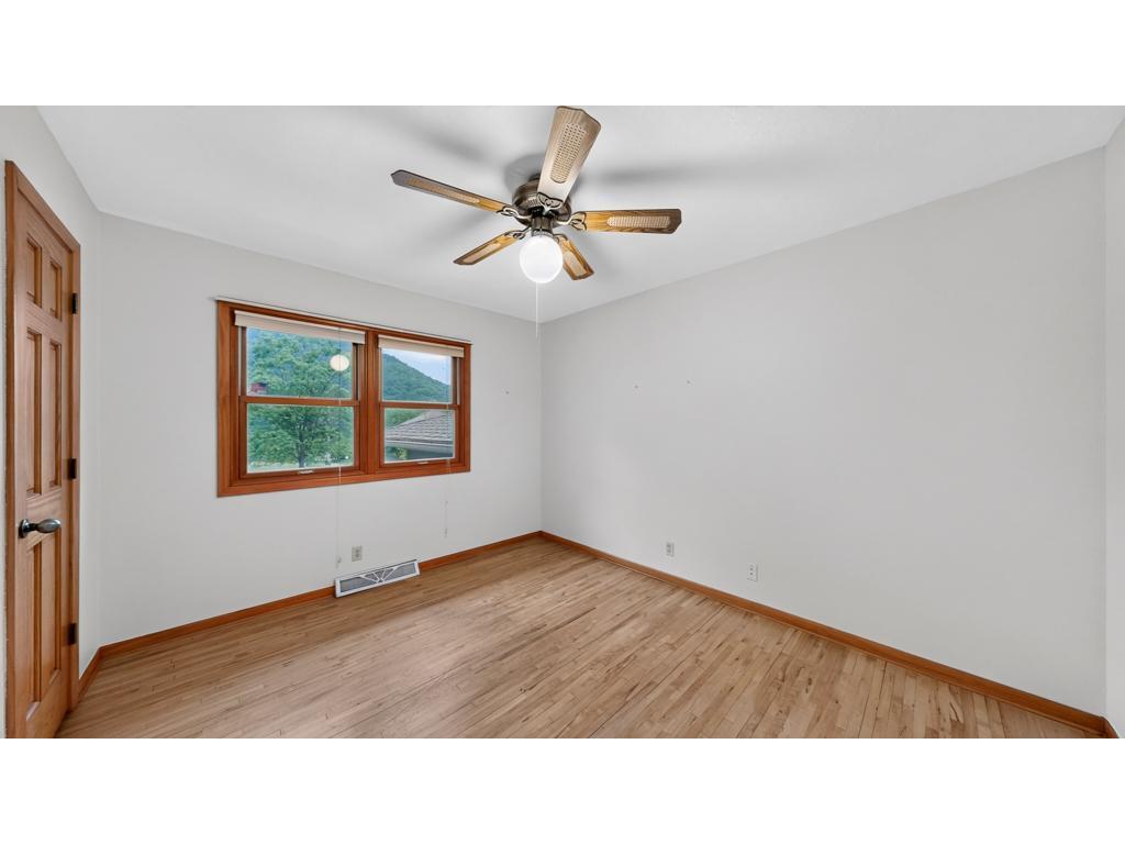 1613 Gilmore Valley Road Winona MN 55987 7058423 image40