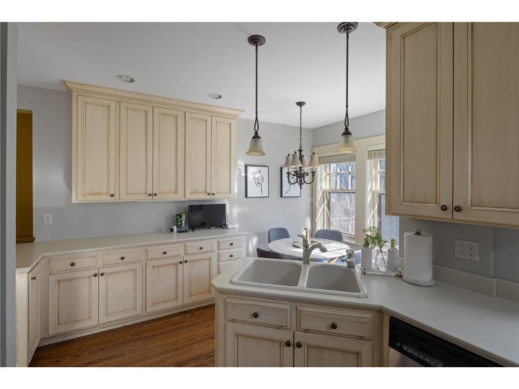 1613 W Franklin Avenue Minneapolis MN 55405 7065128 image14