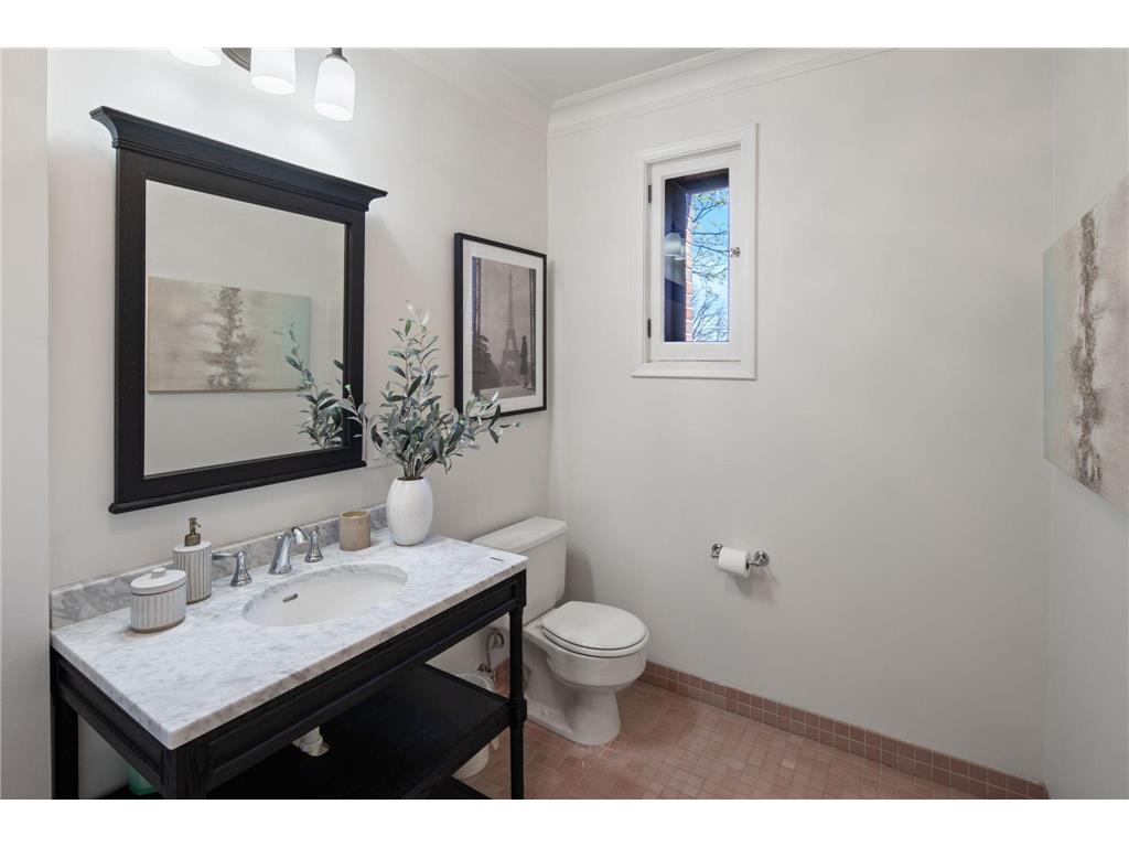 1613 W Franklin Avenue Minneapolis MN 55405 7065128 image25