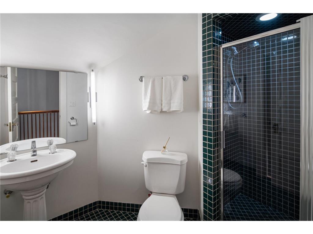 1613 W Franklin Avenue Minneapolis MN 55405 7065128 image33