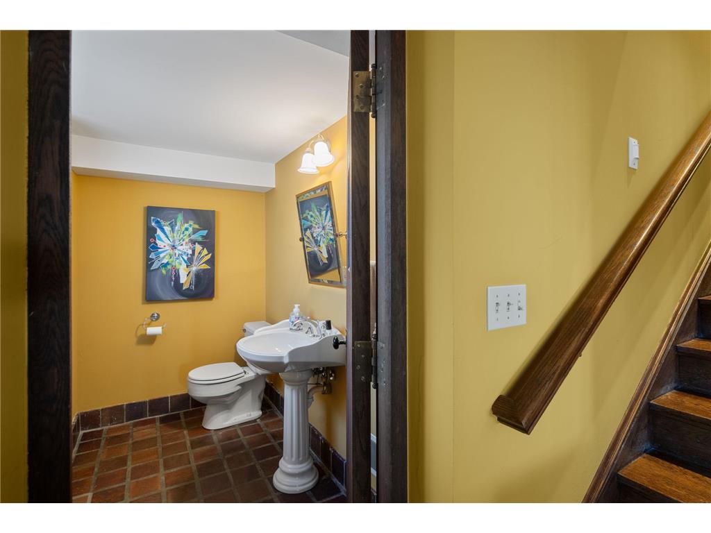 1613 W Franklin Avenue Minneapolis MN 55405 7065128 image43