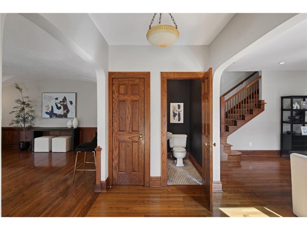 1613 W Franklin Avenue Minneapolis MN 55405 7065128 image6