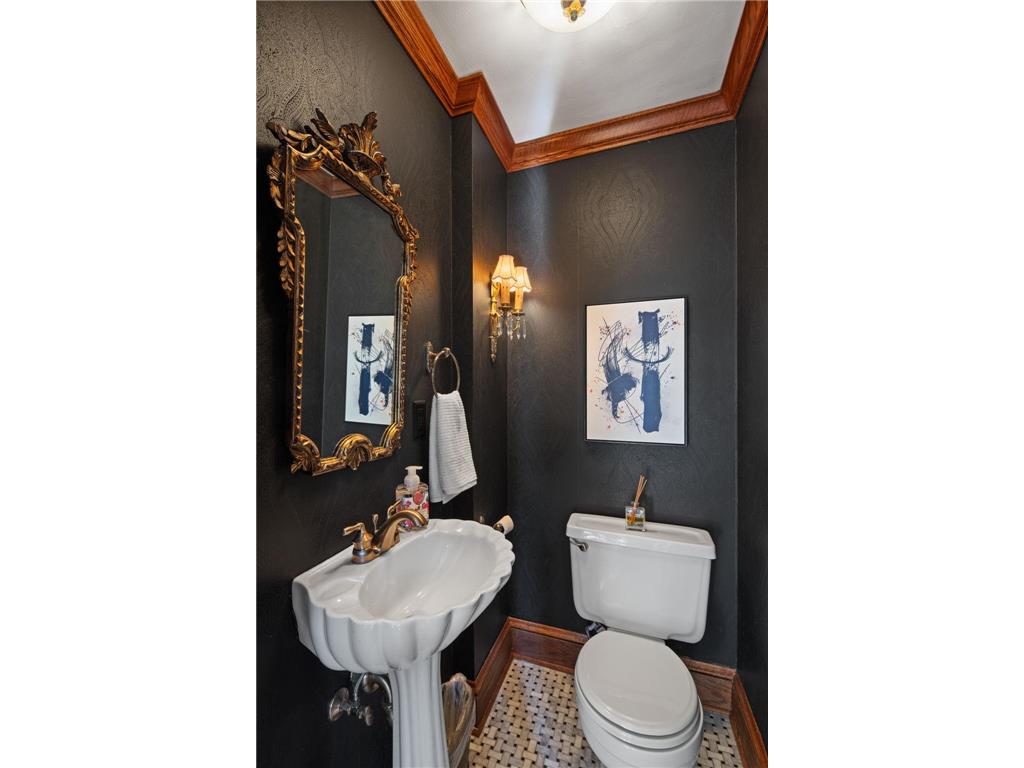 1613 W Franklin Avenue Minneapolis MN 55405 7065128 image7