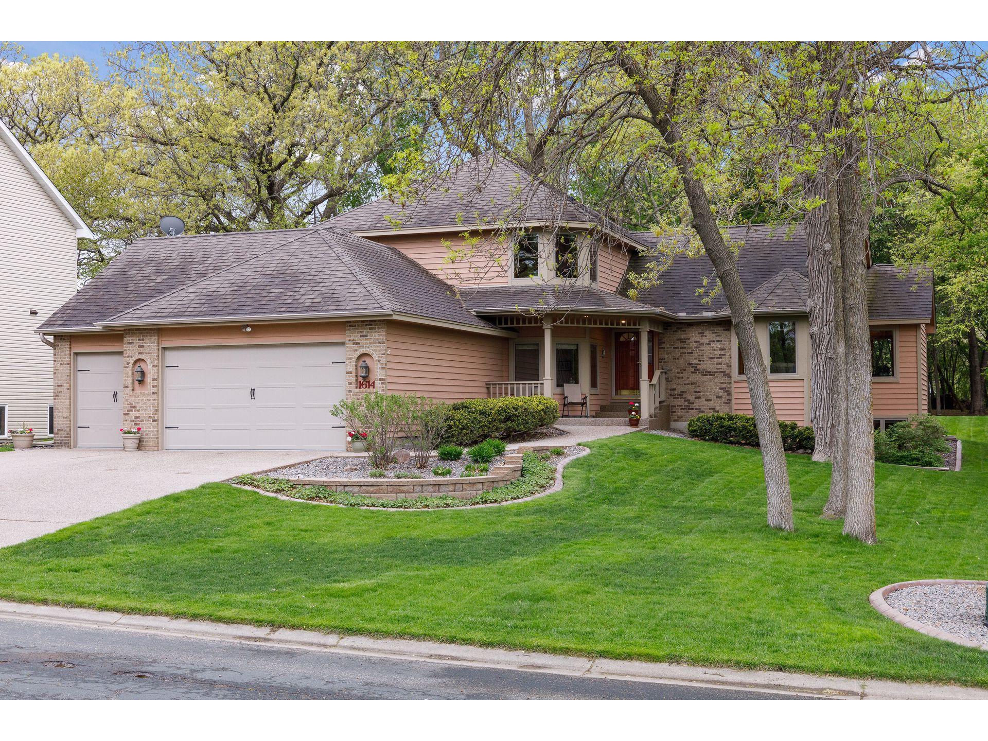 1614 Royal Oak Drive, Chaska, MN 55318 MLS 5759203 Edina Realty