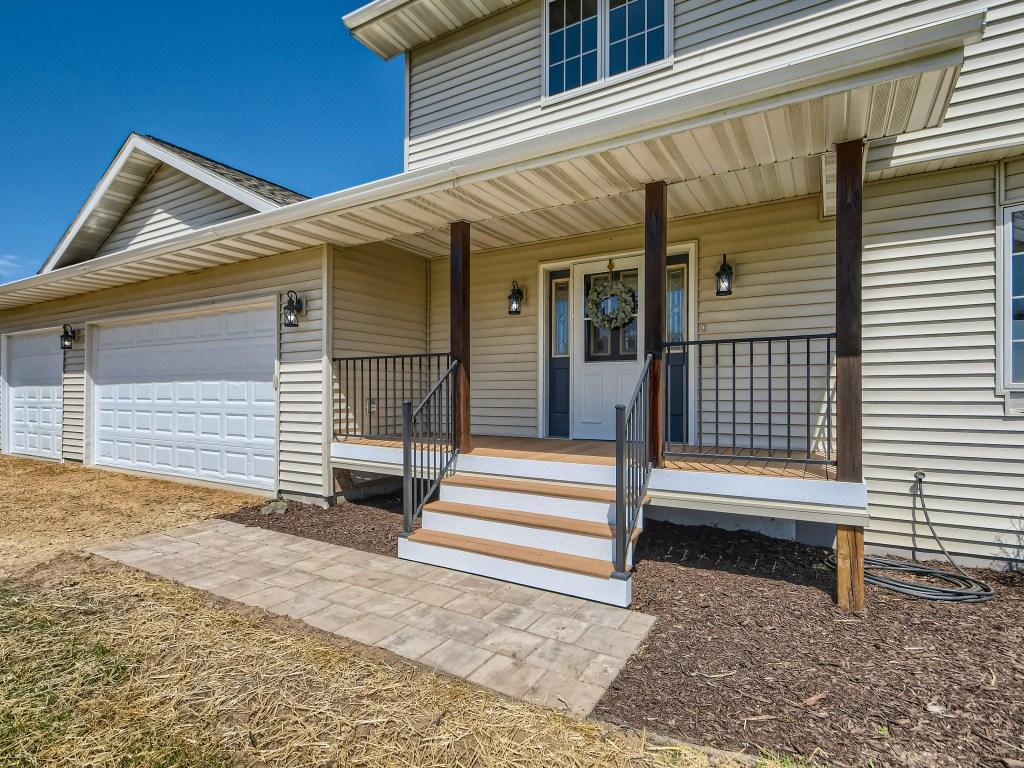 1616 86th Avenue, Hammond, WI, 54015 MLS 6364901 Edina Realty