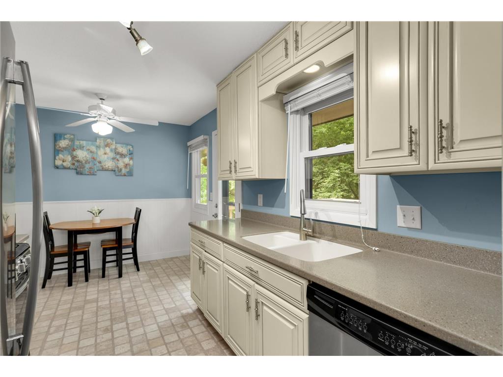 1616 Circle Drive Burnsville MN 55337 7069826 image11