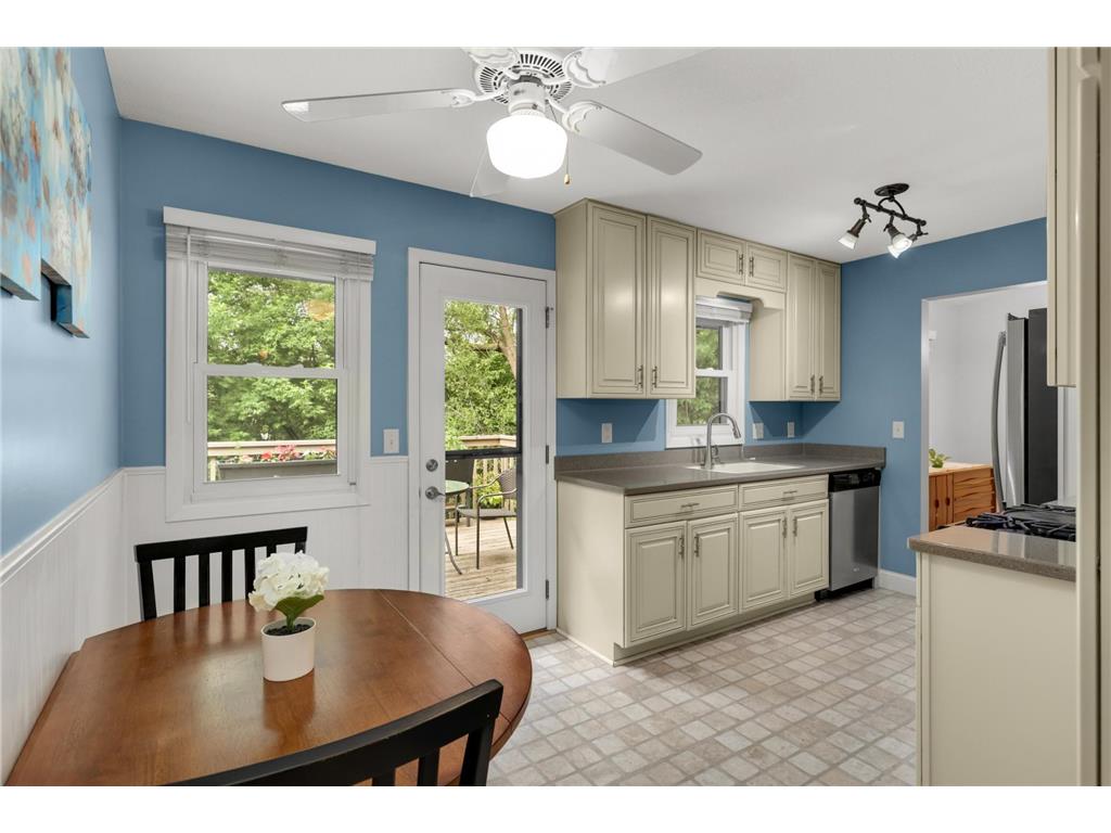 1616 Circle Drive Burnsville MN 55337 7069826 image12