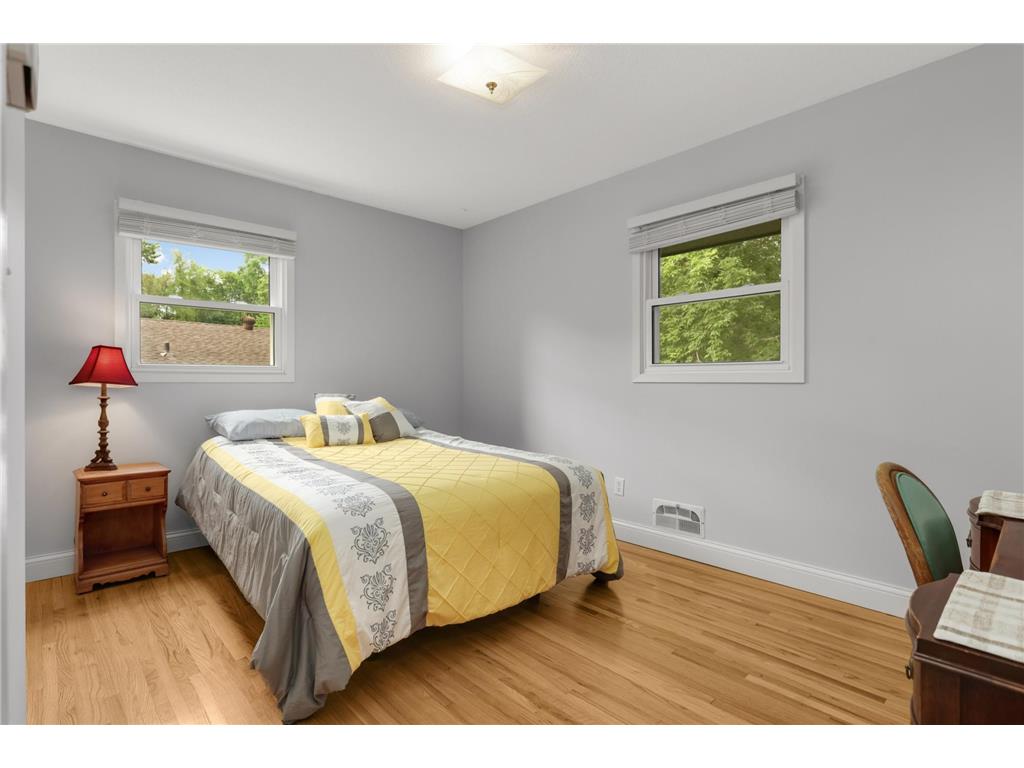 1616 Circle Drive Burnsville MN 55337 7069826 image13