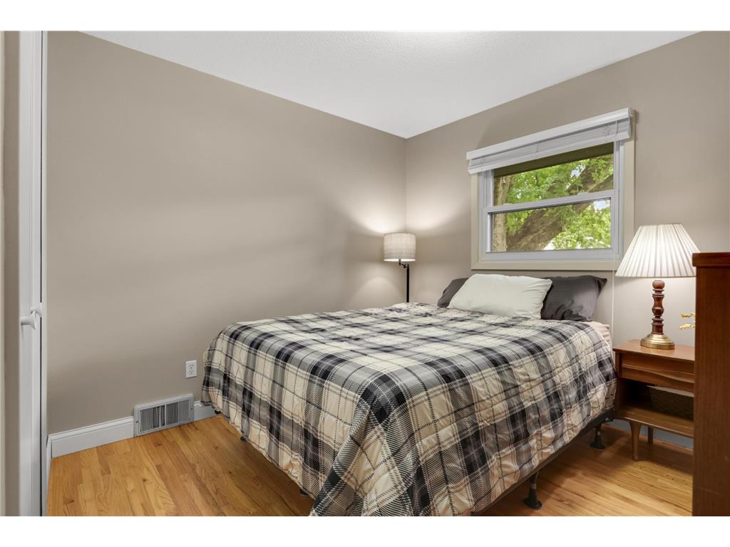 1616 Circle Drive Burnsville MN 55337 7069826 image15
