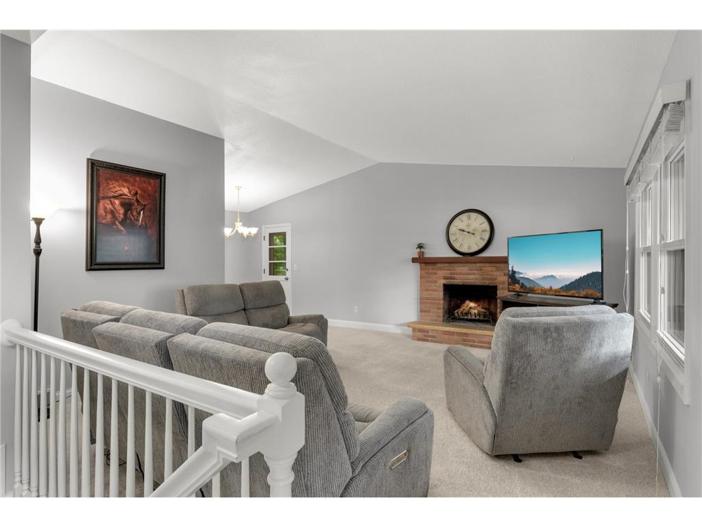 1616 Circle Drive Burnsville MN 55337 7069826 image4