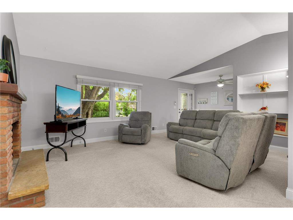 1616 Circle Drive Burnsville MN 55337 7069826 image6