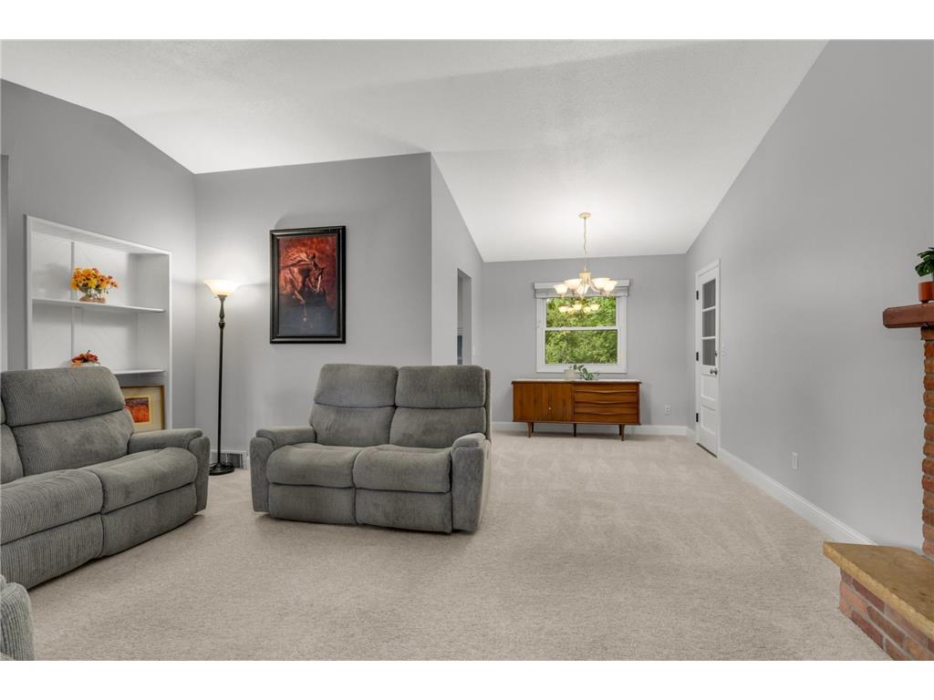 1616 Circle Drive Burnsville MN 55337 7069826 image7