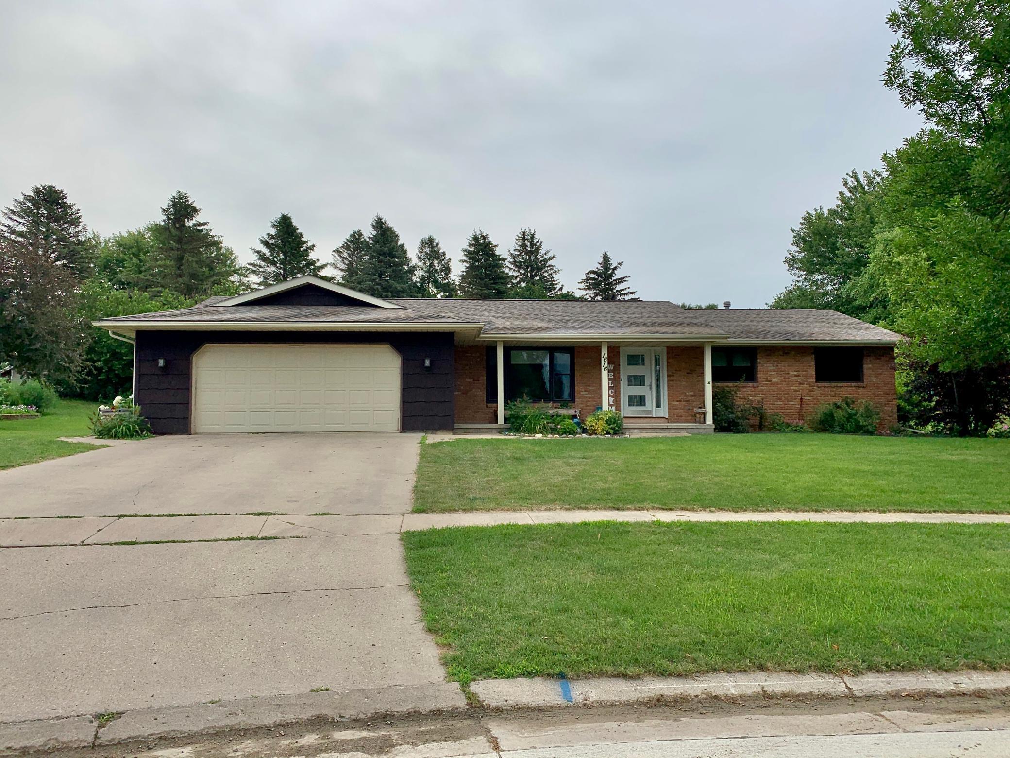 1616 Pinewood Drive, Worthington, MN 56187 MLS 5624862 Edina Realty