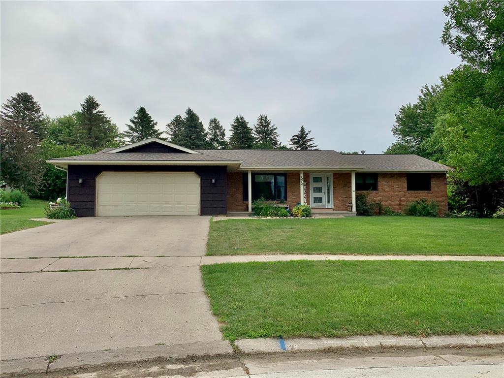 1616 Pinewood Drive, Worthington, MN, 56187 MLS 6267463 Edina Realty