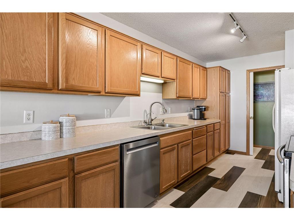 1617 Lexington Lane Shakopee MN 55379 7018473 image10