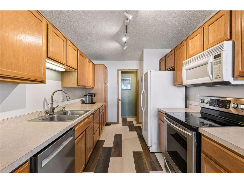 1617 Lexington Lane Shakopee MN 55379 7018473 image12