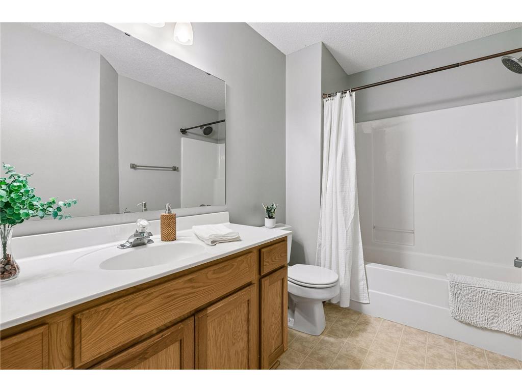 1617 Lexington Lane Shakopee MN 55379 7018473 image24