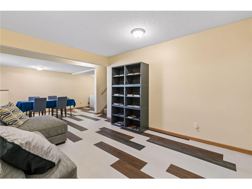 1617 Lexington Lane Shakopee MN 55379 7018473 image28