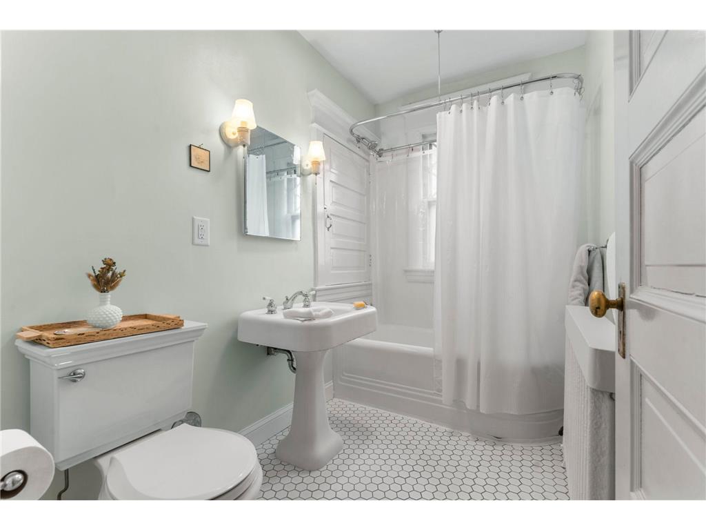 1617 Summit Avenue Saint Paul MN 55105 7076129 image38
