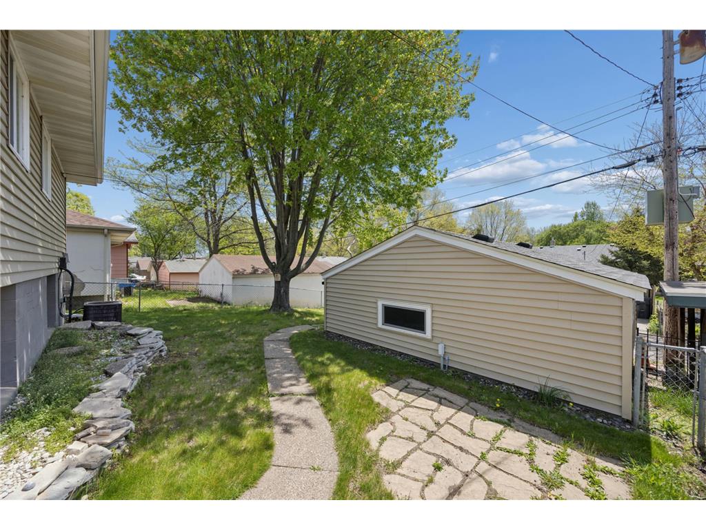 1618 Mclean Avenue Saint Paul MN 55106 7063474 image19