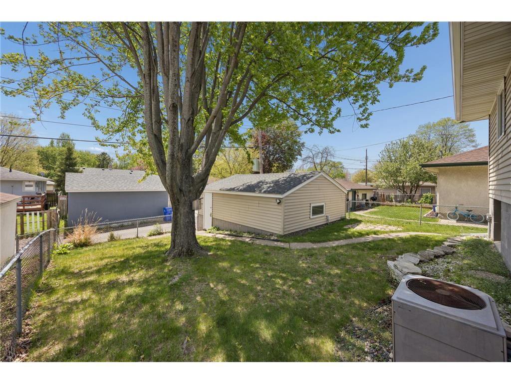 1618 Mclean Avenue Saint Paul MN 55106 7063474 image20