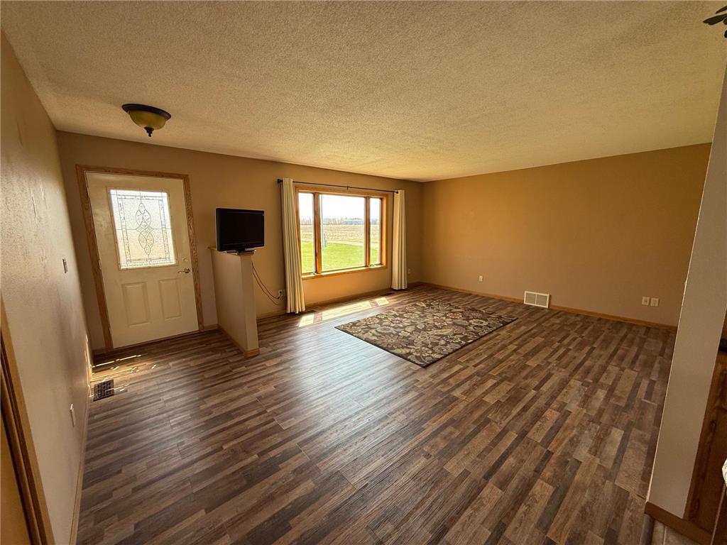 16187 County Road 8 Barney ND 58008 7059286 image16