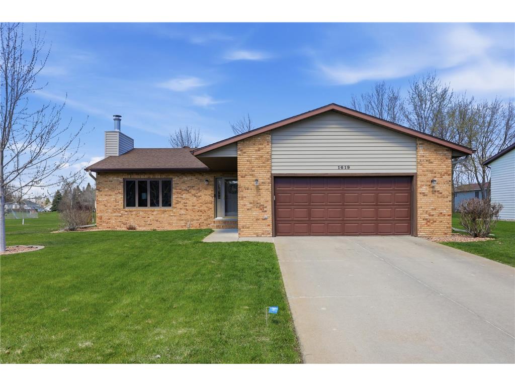 1619 38th Avenue S Fargo ND 58104 7070046 image1