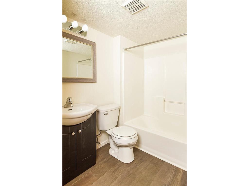 1619 Hubbard Avenue Saint Paul MN 55104 6803172 image23