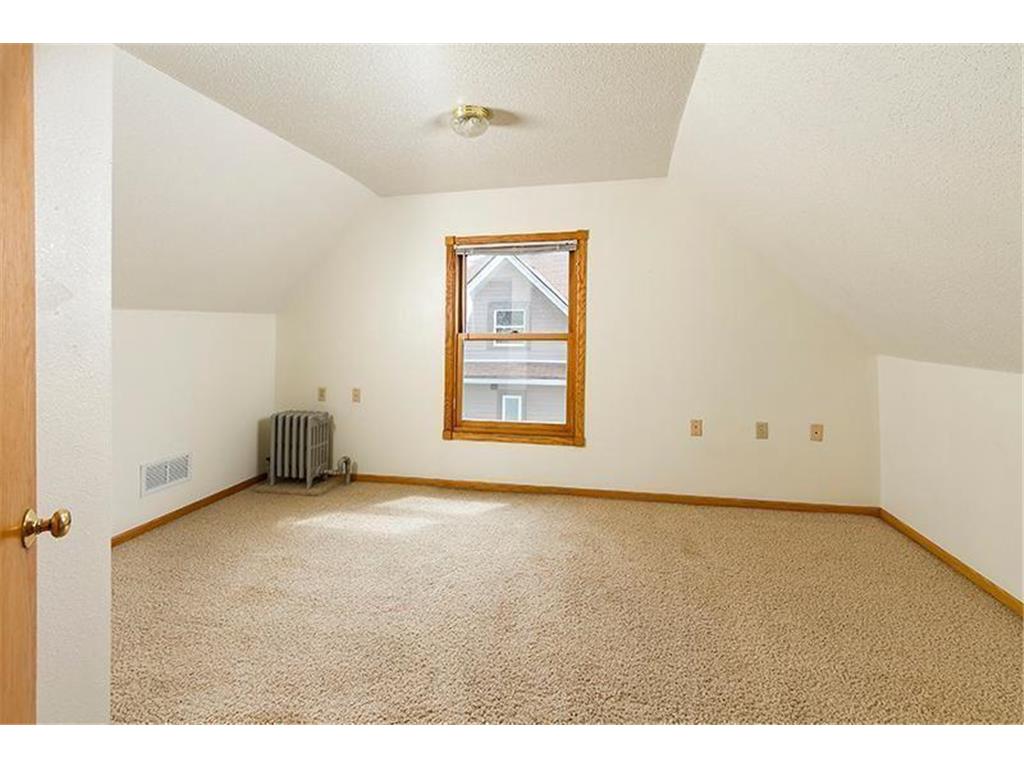 1619 Hubbard Avenue Saint Paul MN 55104 6803172 image31