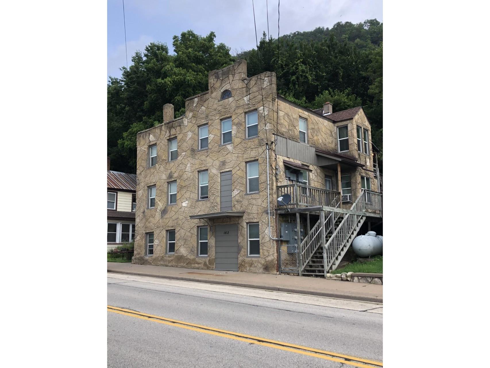 162 N Shore Drive, Fountain City, WI 54629 MLS 6082790 Edina Realty