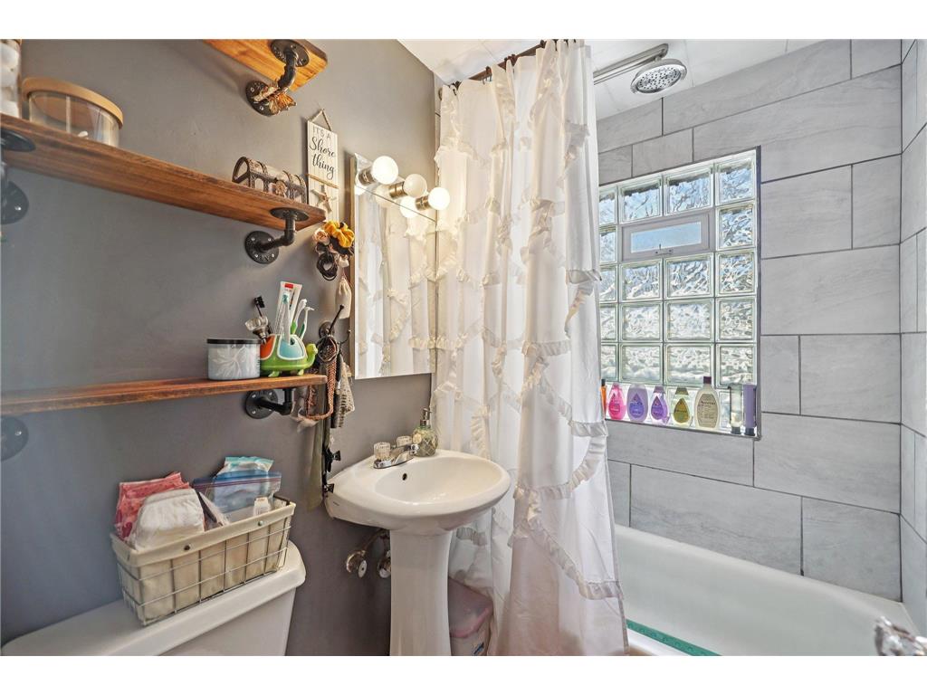 1620 26th Avenue N Minneapolis MN 55411 7013904 image13