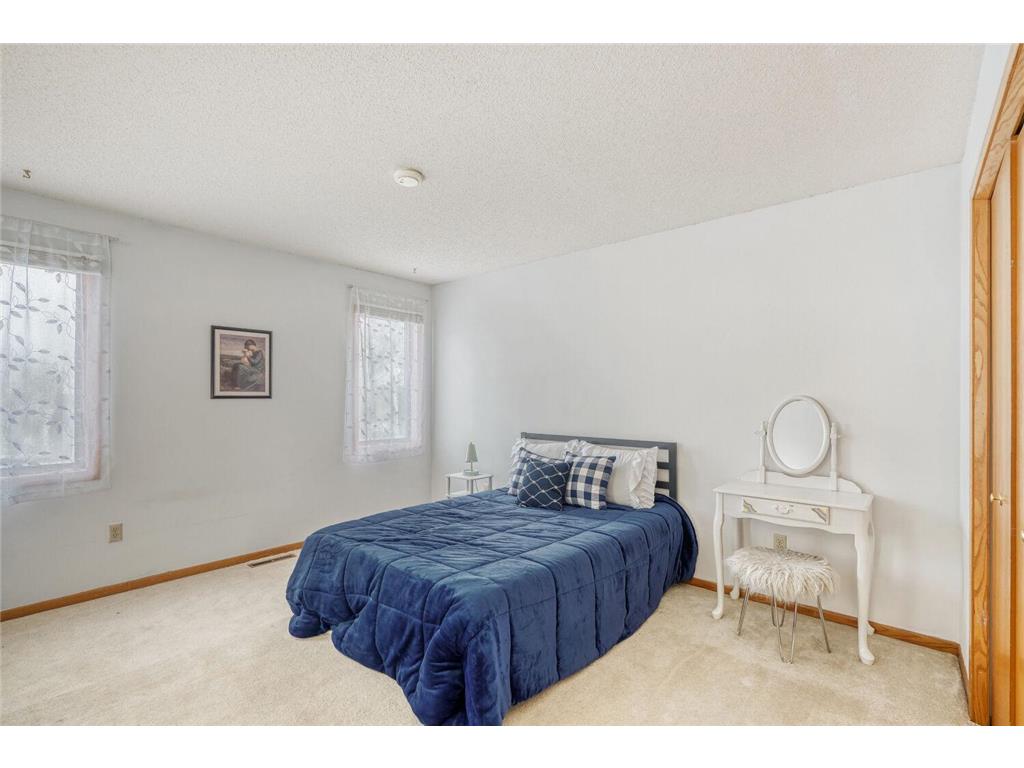 16200 Hyland Avenue Lakeville MN 55044 7034888 image16