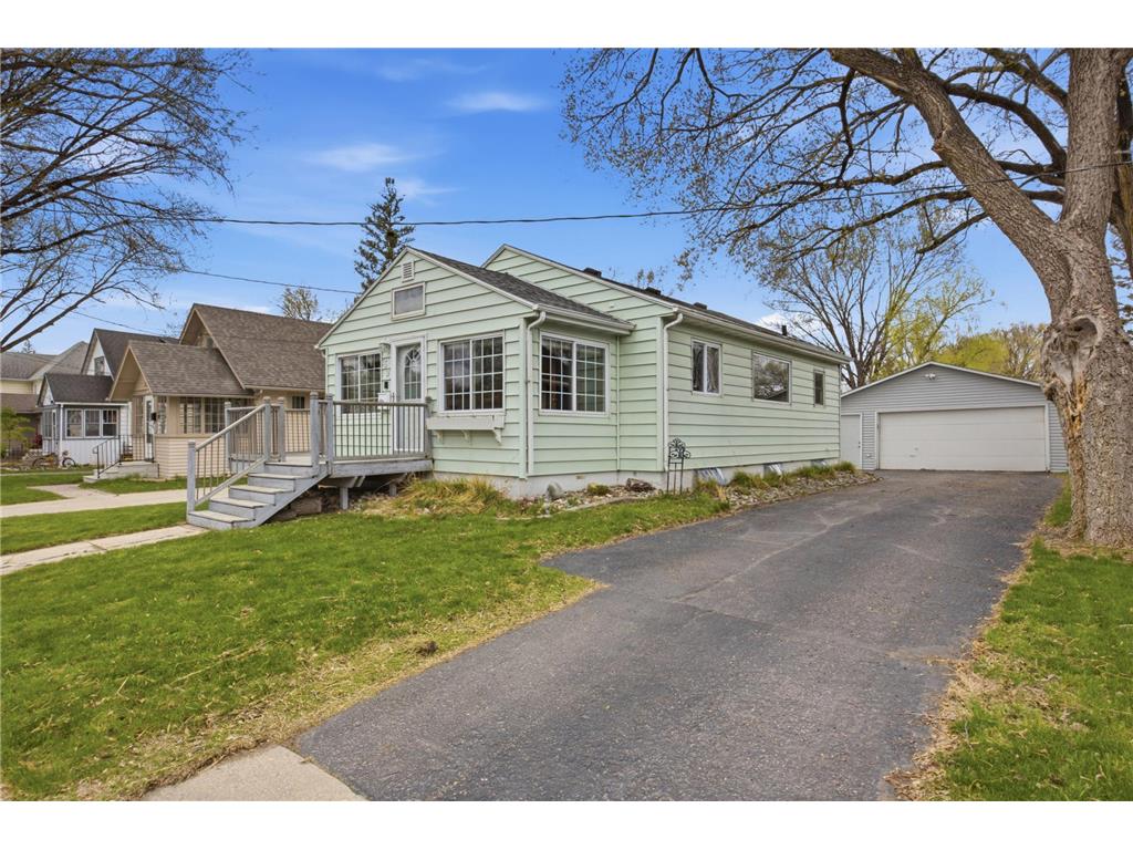 1621 8th Avenue S Fargo ND 58103 7067776 image1