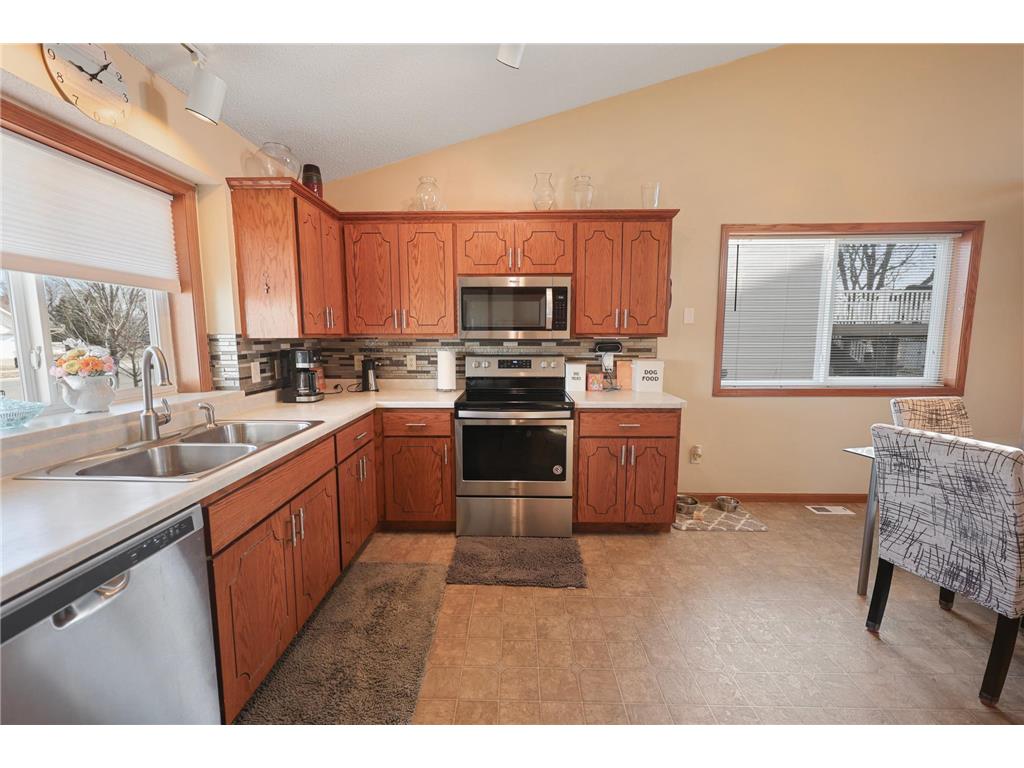 1621 Forest Glen Circle Saint Augusta MN 56301 7050755 image8
