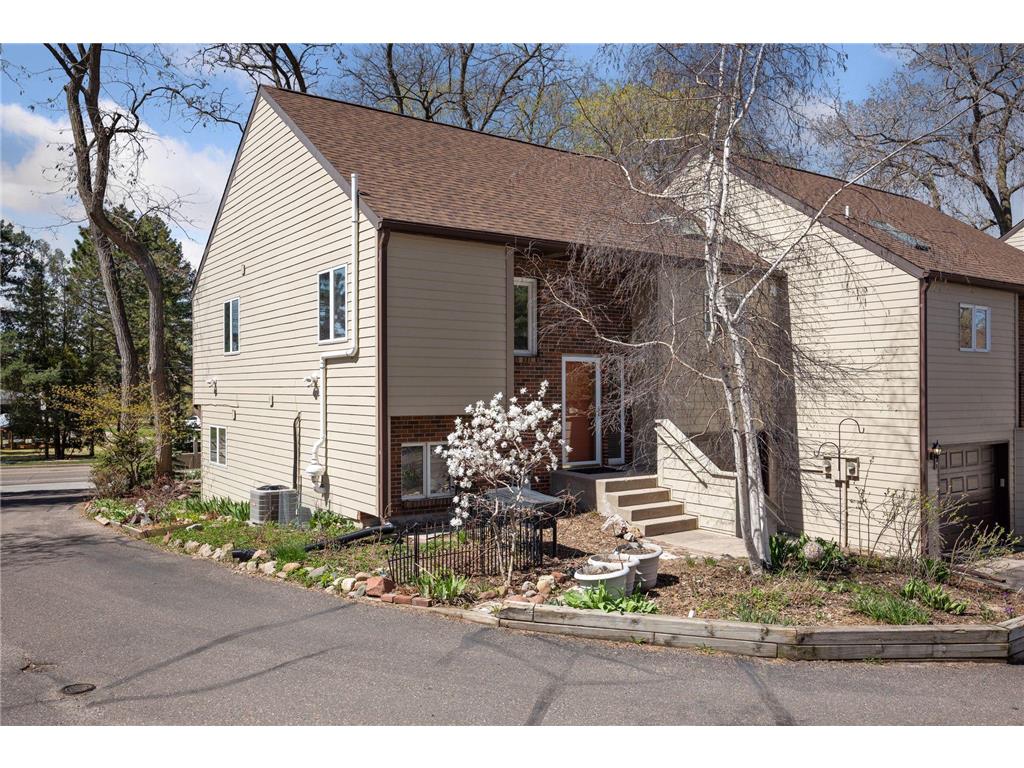 1621 Upper Afton Road A, Saint Paul, MN, 55106 MLS 6344290 Edina