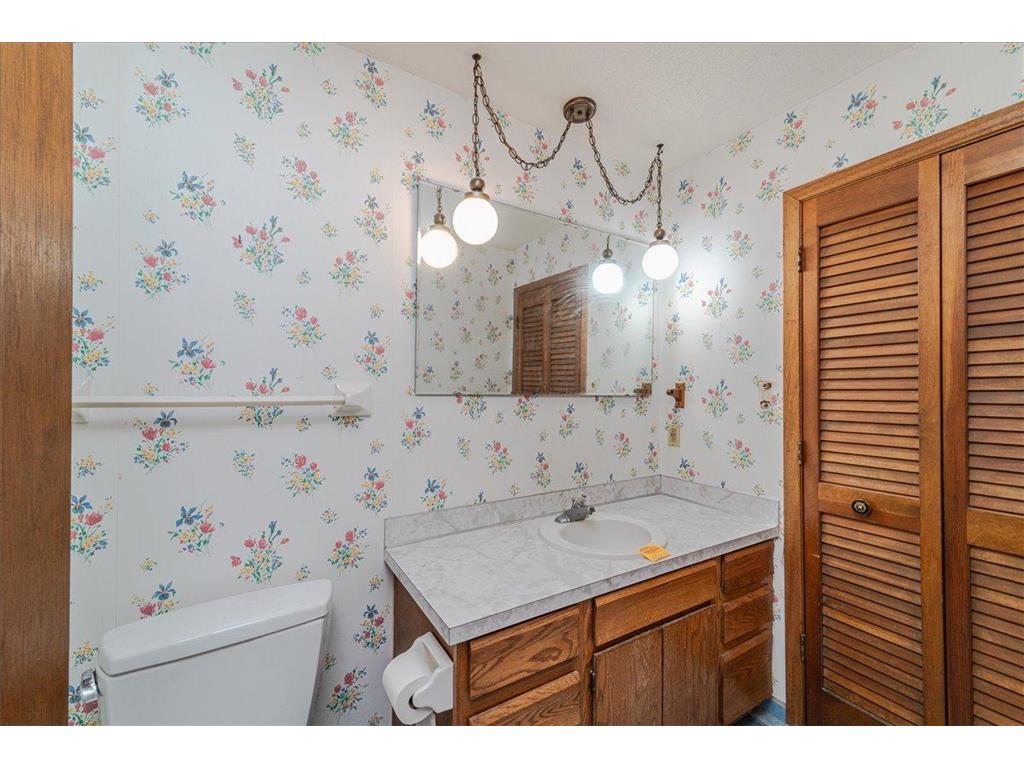 1621 W 140th Street Burnsville MN 55337 6820226 image16