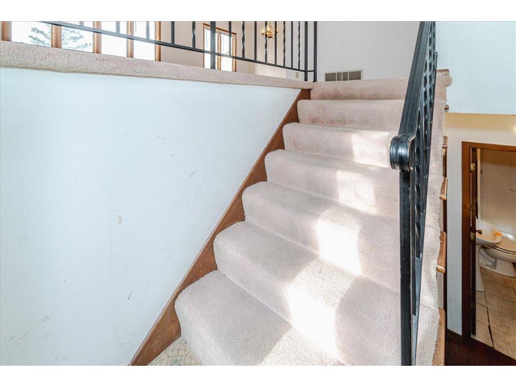 1621 W 140th Street Burnsville MN 55337 6820226 image22