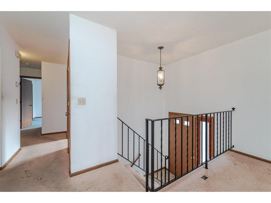 1621 W 140th Street Burnsville MN 55337 6820226 image4