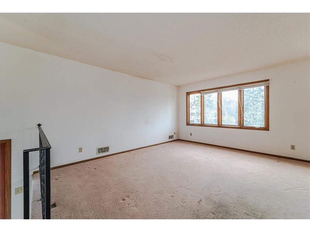 1621 W 140th Street Burnsville MN 55337 6820226 image5