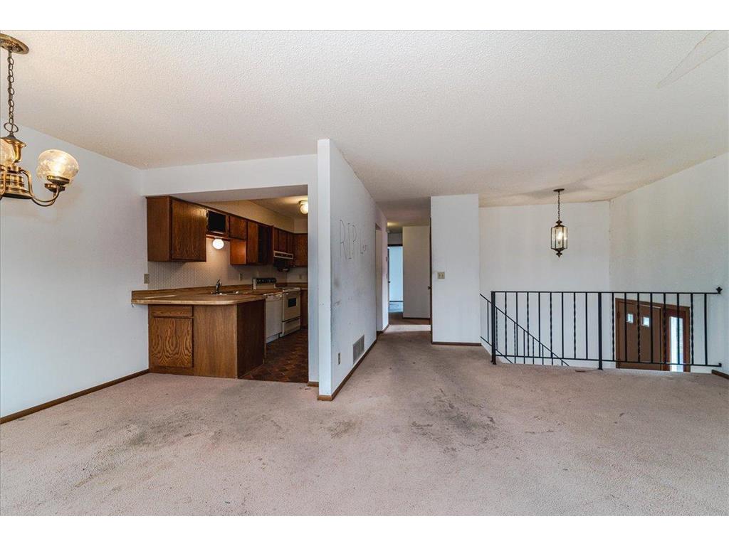 1621 W 140th Street Burnsville MN 55337 6820226 image8